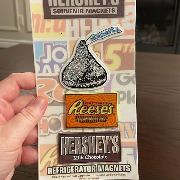 Hershey’s Souvenir Magnets Pack of 3 Refrigerator Magnets 2002 Vintage Chocolate - Picture 4 of 5